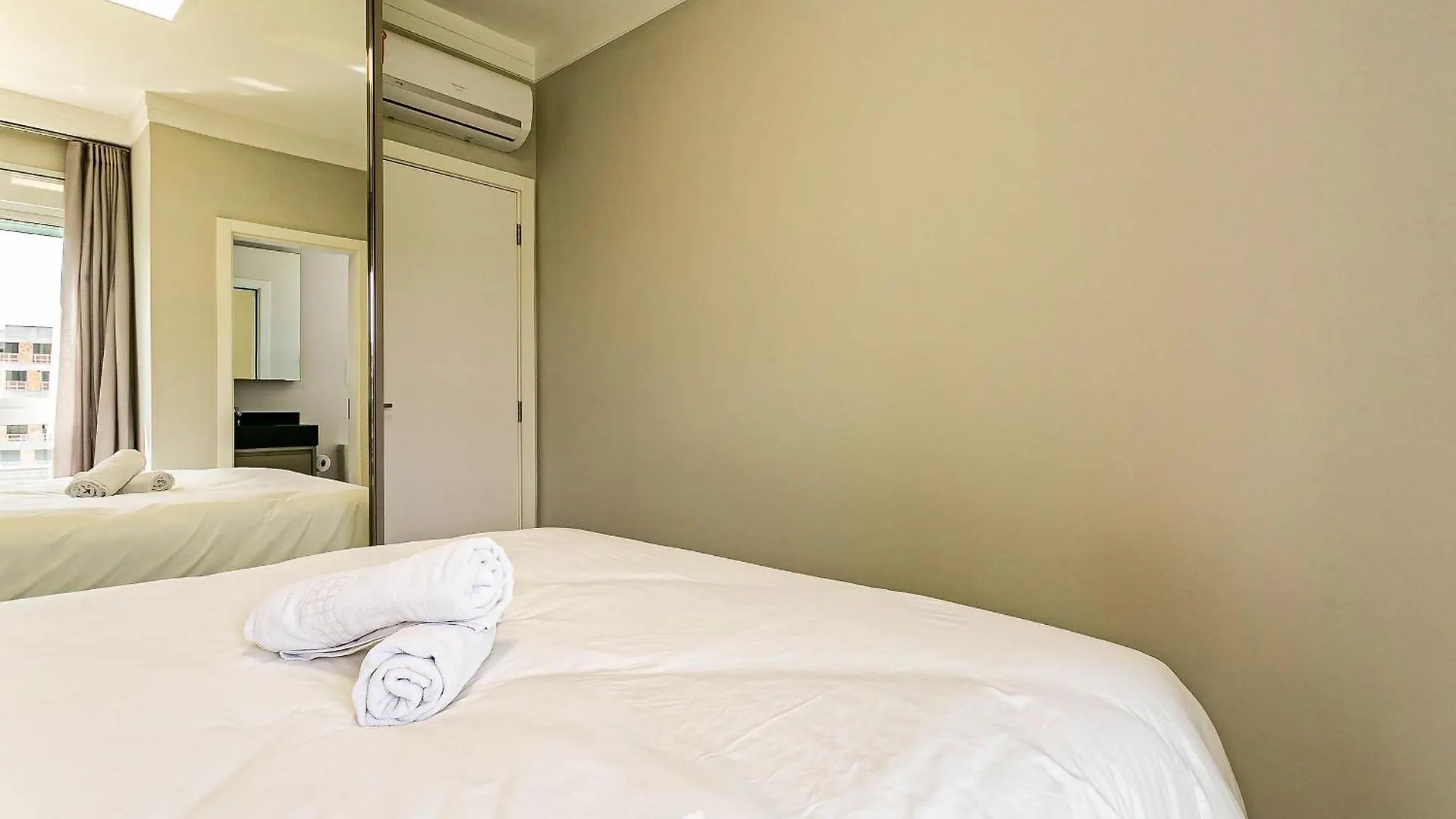 Apto sofisticado com 3 suítes Jurere LES403 Florianópolis Apartamento
